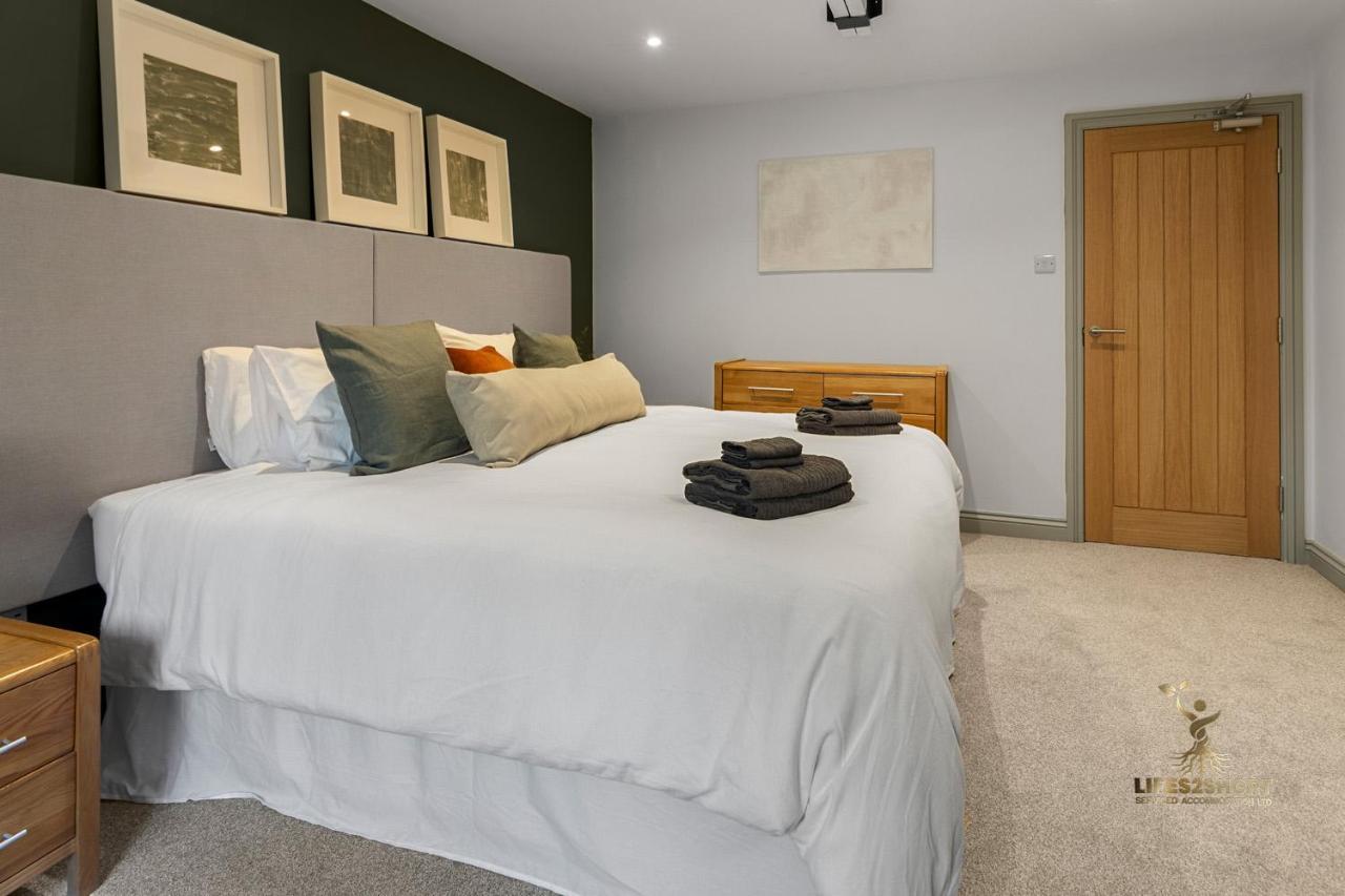Luxe Courtyard Apartment For 4 Near Exeter City Centre Eksteriør bilde